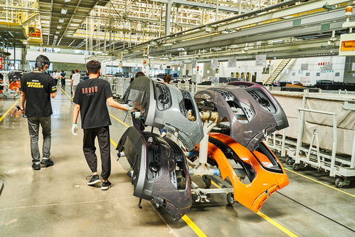 试驾国产小钢炮领克02hatchback 探访领克汽车工厂