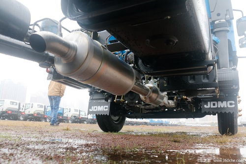 骐铃汽车 h300 116马力 4.08米单排厢式轻卡底盘 宽体 jml5042xxycd5