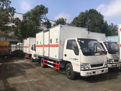 解放危险品气瓶厢式运输车当地4S店电话