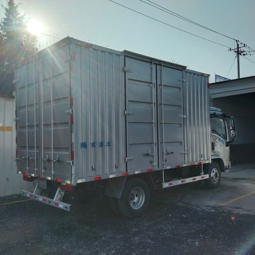 北京牌陕汽德龙k5000自动挡宽体箱货