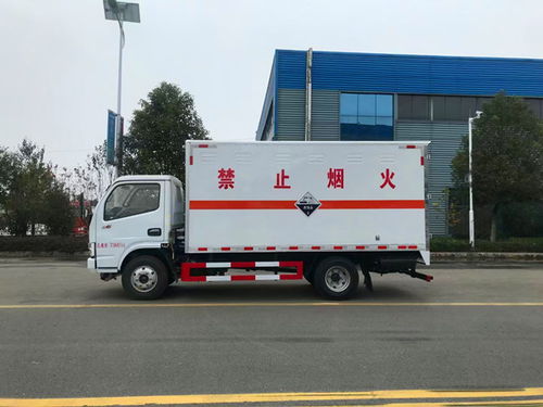 国六东风小多利卡4米2腐蚀品厢式运输车