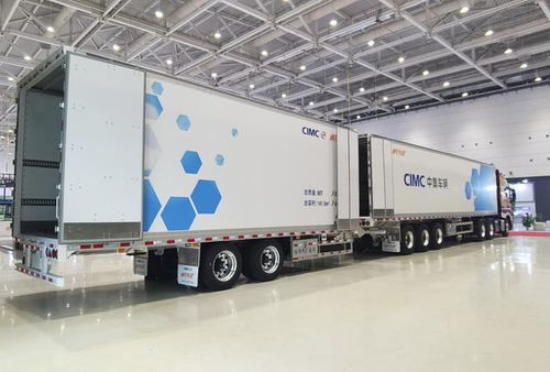 重庆造 国内首款双挂汽车列车正式亮相