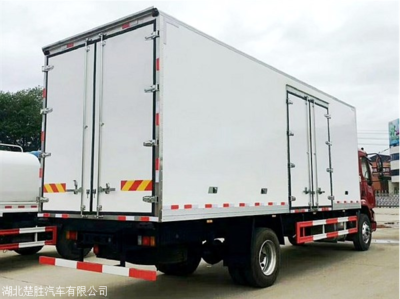 解放龙V6.8米冷藏车保温车价格优惠 汽车厢体制造