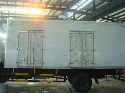 东风天锦冷藏车 高端配置与大气外观的完美融合